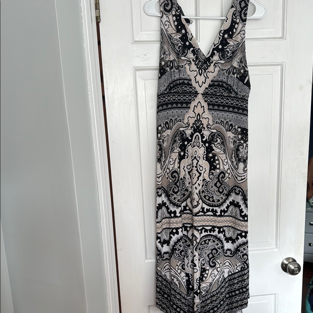 INC International Concepts Black and White Sleeveless V-Neck Sundress